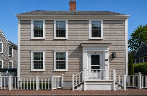 Nantucket Town House | Charming Studio Unit - King and Twin Beds - Private Bath