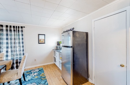 Colchester House | Charming two-story duplex with a full kitchen & grassy yard - near Mallets Bay