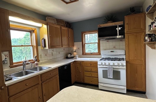 Rochester House | Charming Vermont Retreat: 2 Bedroom, 2 Bath
