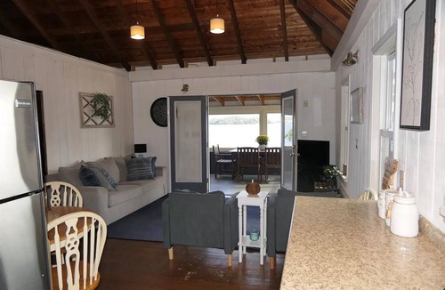 St. Albans Cottage | Charming water-front cottage & guest house comfortably sleeps 8 with WiFi, AC