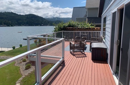 Olympia House | Charming Waterfront Home On Summit Lake