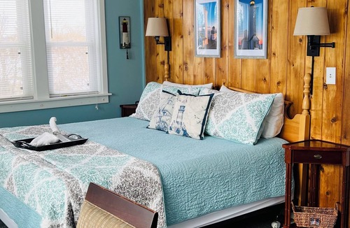 Frontenac Bed & Breakfast | Chateau Country Inn