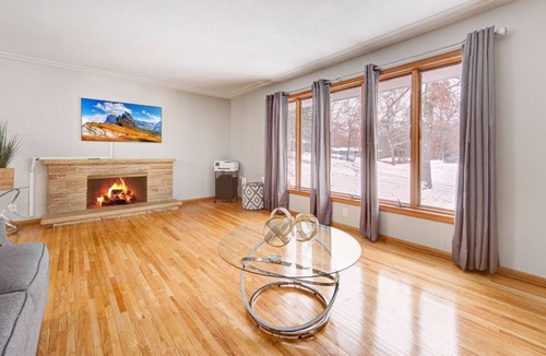 Minnetonka House | Cheerful, Cozy, 4 bedroom home with fireplaces