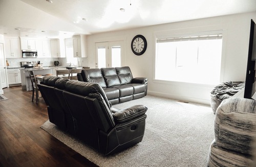 Providence House | Cheerful Providence Home - 3BD/2BA, Mountain Views, Private Deck, Sleeps 6
