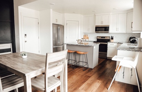 Providence House | Cheerful Providence Home - 3BD/2BA, Mountain Views, Private Deck, Sleeps 6