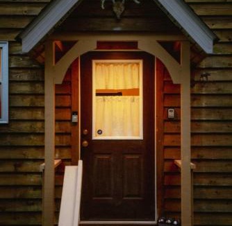 Rockbridge House | Cheerful Two Bdrm Cabin with Hot Tub & Pet Friendly