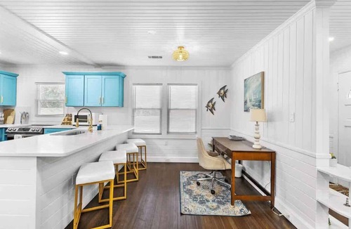 Mount Pleasant Cottage | Chic 2/2 Cottage Near Downtown & Beaches