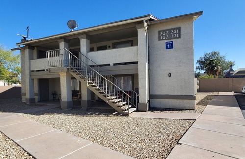 North Center Revitalization Association Apartment | Chic 2BR Oasis: Prime Locale!
