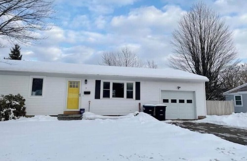 South Burlington House | Chic & Central Home - near BTV!