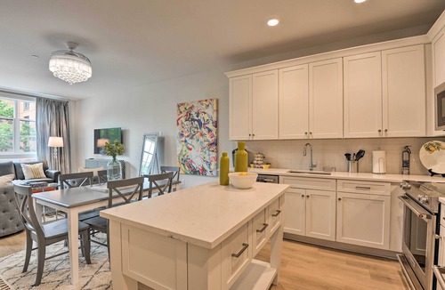 Murray Hill Condo | Chic Condo w/Balcony in the Heart of Annapolis!