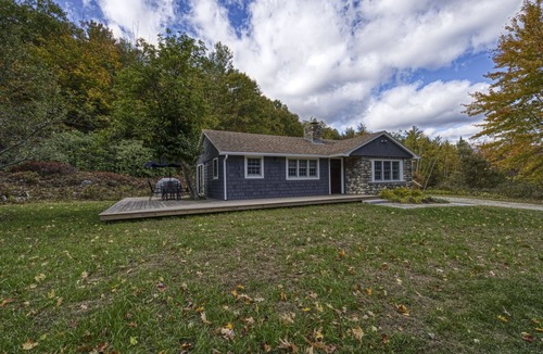 Mount Sunapee House | Chic Farmhouse Decor | Deck w/View