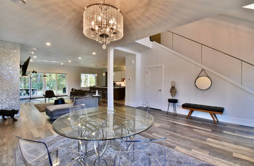 Wayzata House | Chic Modern House on the Very Desirable Location In Downtown Wayzata