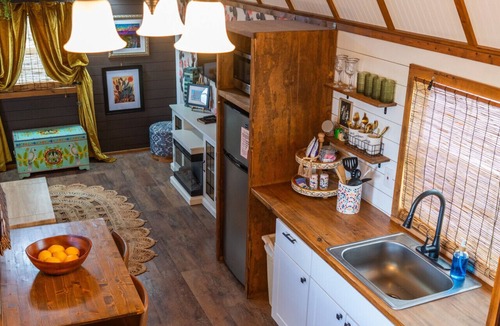 Alpine Apartment | Chic Tiny Home Close to Everything @ Casa Paloma