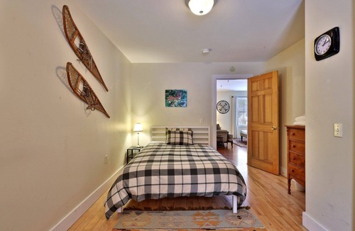 East Haven  Rutland County Other | Chittenden Farmhouse: Historic 4BR/2BA, 20 Min to Killington, 7 Min to Mountaintop Resort