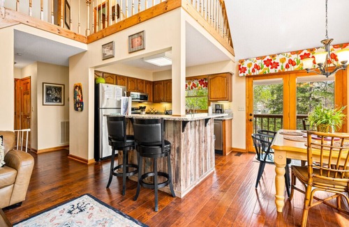 La Follette House | Cinci 5: Firepit, Pool Table, Covered Dock