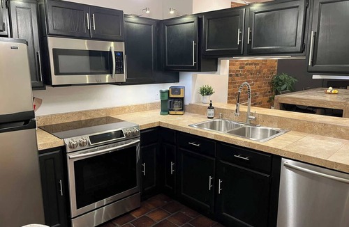 Mount Auburn Condo | City View Perch Walkable Apt