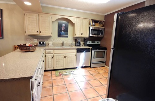 Red River House | CJ Townhouse 22 - Near Fishing Ponds