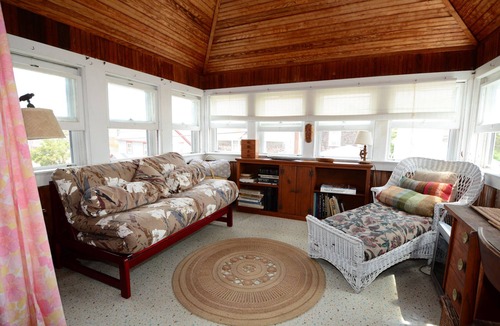Ship Bottom House | Classic Beach Cottage - steps from the beach