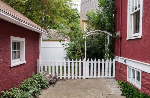 Kutzky Park House | Classic Bungalow Walk to Mayo Clinic & St. Mary's Hospital