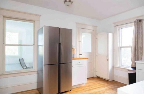 South End Apartment | Classic&Modern: Prime location, Parking!