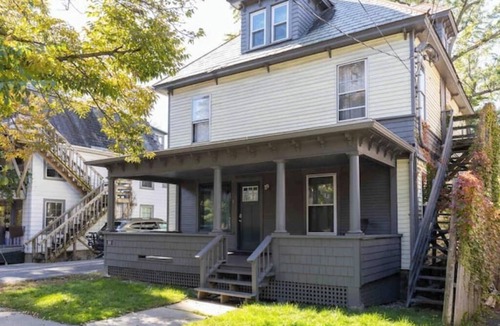 South End Apartment | Classic&Modern: Prime location, Parking!
