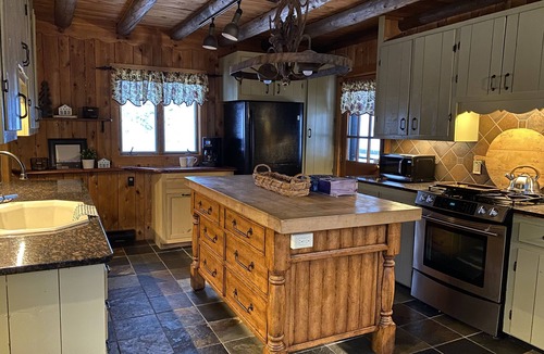 Warren House | Classic Mountain Ski Lodge @ Sugarbush
