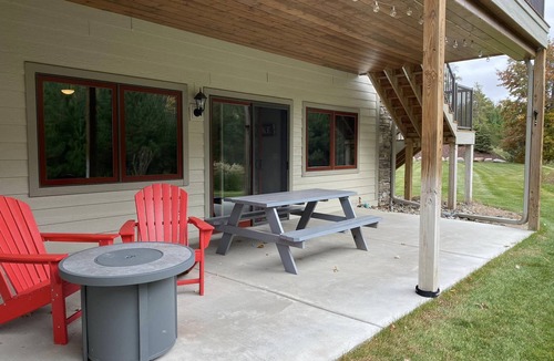 Crosslake Condo | Classic, Stylish 2 Bd 2 Ba Lake Condo on Cross Lake