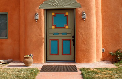 El Prado House | Classic Taos Home--centrally located, hot tub, and mountain views!