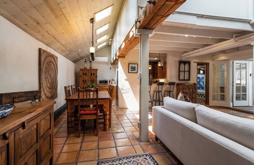 Tesuque House | Classic White Adobe - Authentic Tesuque Home, Hot Tub, Outdoor Dining
