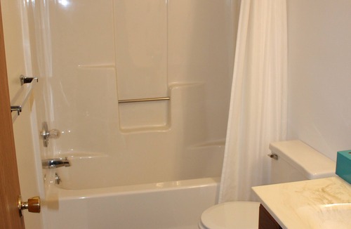 Wakefield Condo | Clean, Comfortable and Quiet Condo at the base of Jackson Creek Summit