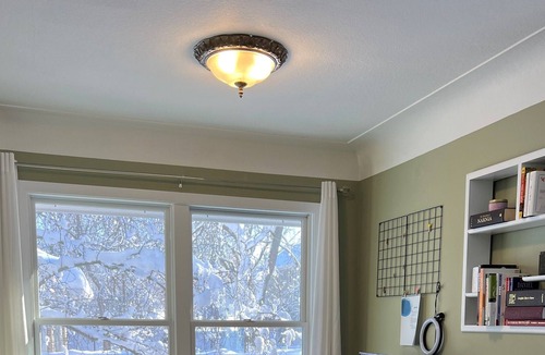 Minnetonka House | Clean & Cozy 2 bedroom Minnetonka Home