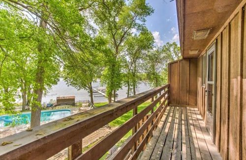 Annandale House | Clearwater Lake Getaway with Shared Pool and Boat Dock