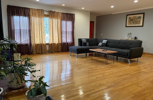 South Burlington House | Close to BTV international Airport and 5mins to UVM college