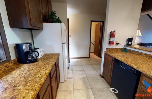 Angel Fire Condo | Close to Lifts | Fireplace | Views | Ski Run B6