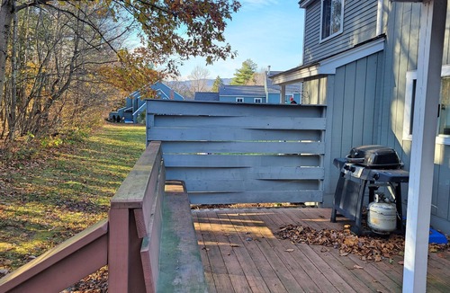 North Woodstock House | Close to shops/dining/town access. Pet-friendly, Wifi, deck. A0040 by LRS