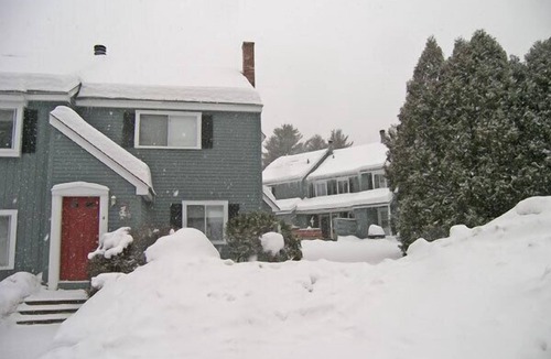 North Woodstock House | Close to shops/dining, river/town, pool access,Wifi & AC, deck. A0004 by LRS