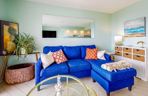 Hampton Condo | Coastal studio with free WiFi, balcony, on-site pool - walk to beach & dining