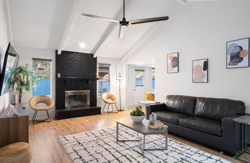 Gilbert House | Cold AC Pool 3BR 2BA Near DT Gilbert