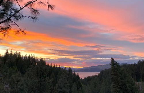 Colville Hotel | Columbia Point Resort