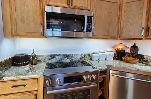 Canoncito House | Come experience a taste of Africa nestled in the foothills of Santa Fe.