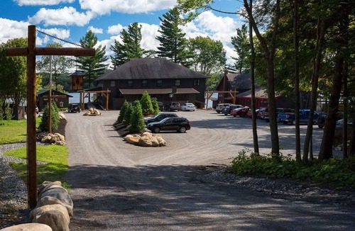 Eagle Bay Condo | Come stay at Great Pines for amazing views!