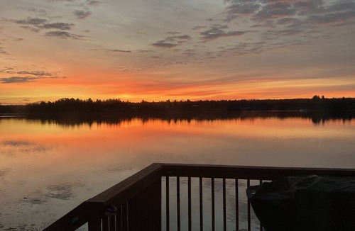 Brier Hill Apartment | Come to The Lake House Loft for a relaxing visit!n