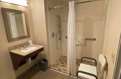Brattleboro Hotel | Comfort Inn & Suites Brattleboro I-91