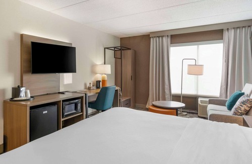 Watertown Hotel | Comfort Inn & Suites Watertown - 1000 Islands
