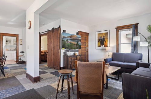 Northeast Minneapolis House | Comfortable 3-bedroom house + den in the Arts District of Northeast Minneapolis