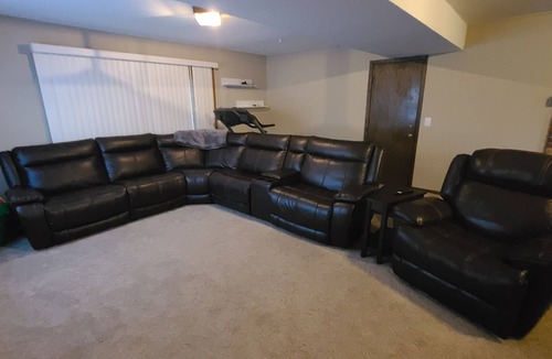 West St. Paul House | Comfortable 4-Bedroom Home Close to Everthing