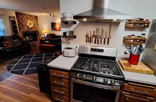 Angel Fire Condo | Comfortable and cozy retreat with Free ski shuttle