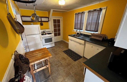 Old North End Apartment | Comfortable and Cozy Apt with Parking