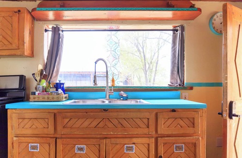 Taos Cabin | Comfortable Casita centrally located to the myriad of experiences here in Taos!