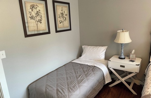 Oak Harbor House | Comfortable full furnished home with patio and backyard.